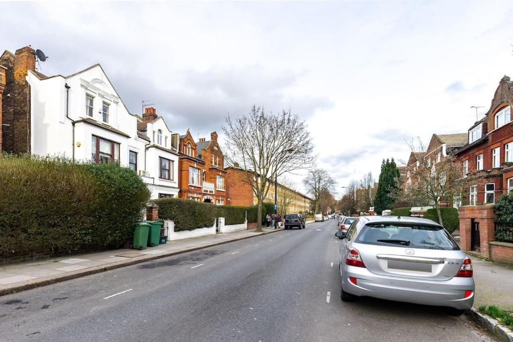 Stunning Three Bed In West Hampstead * Londen
