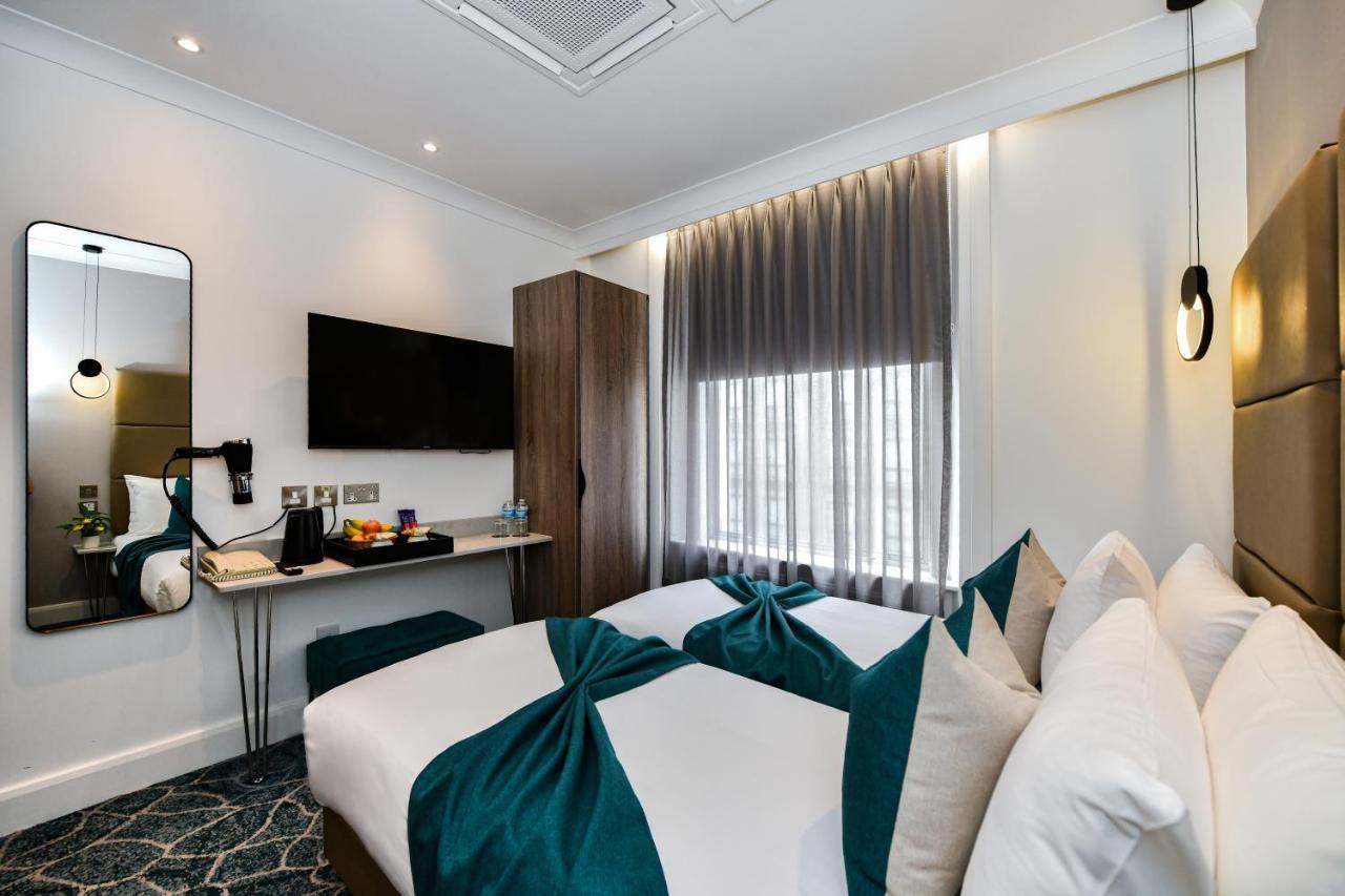 Queens Park Premier Hyde Park 4*