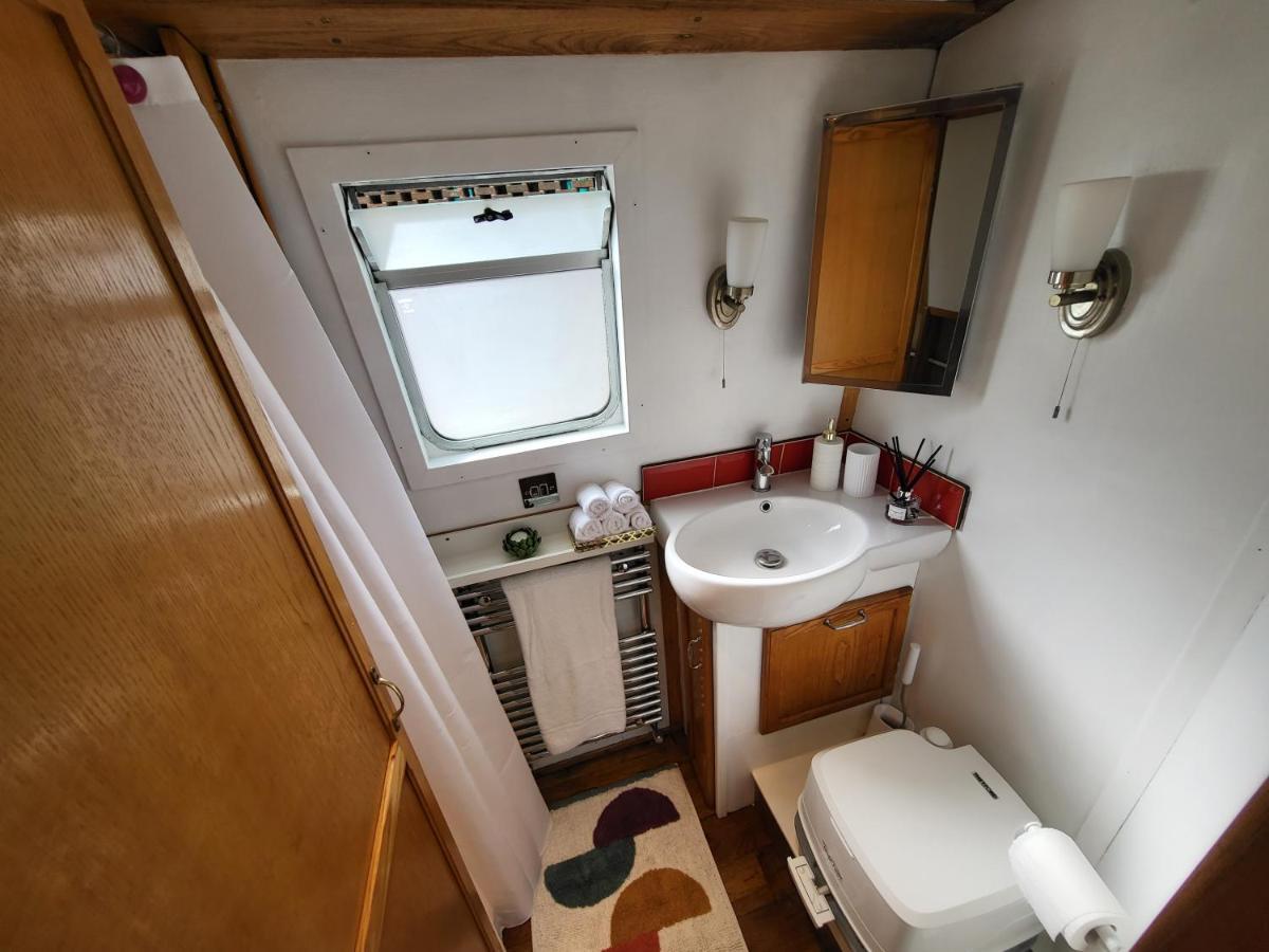 Hotel en barco Cosy Canal Boat In Little Venice For Family & Friends