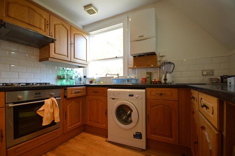 2 Bedroom Floor Flat, West Dulwich Free Street Parking London