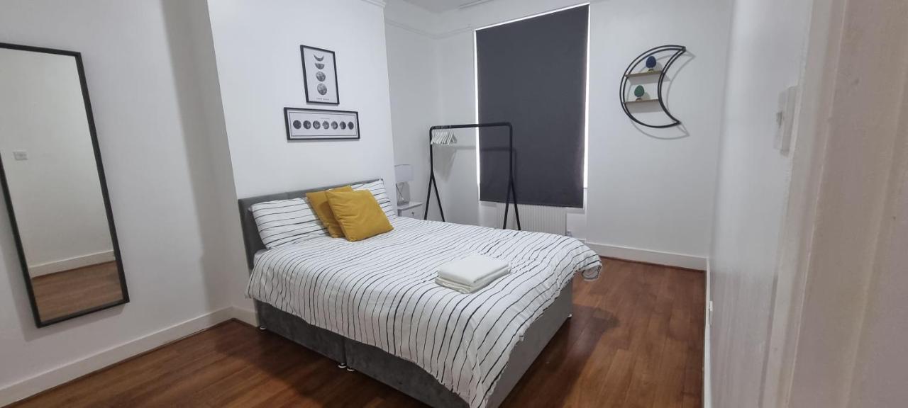 Cricklewood Broadway Guest Apartment London