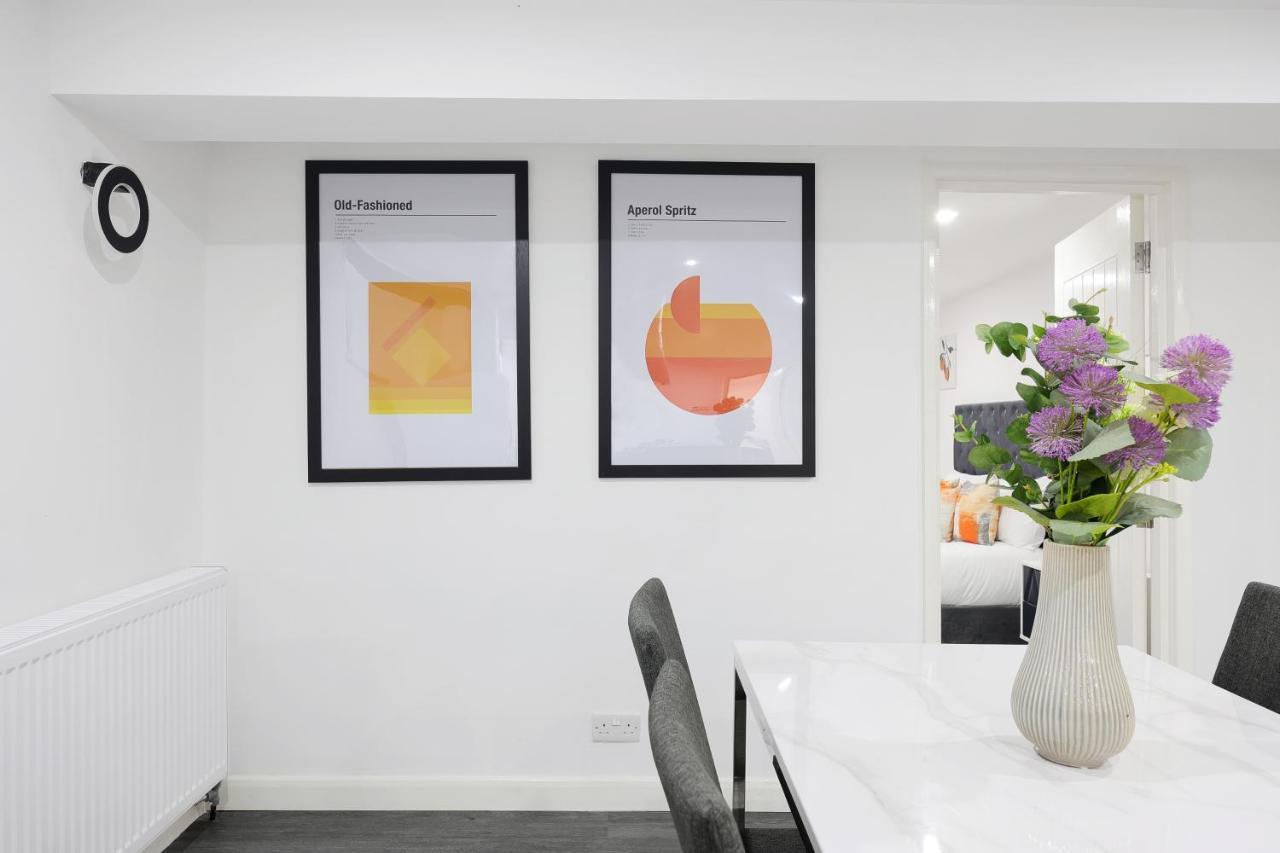 2 Bed Basement Apartment Short Term Rental & Flexible Renting Shoreditch With Free Wifi ! * London
