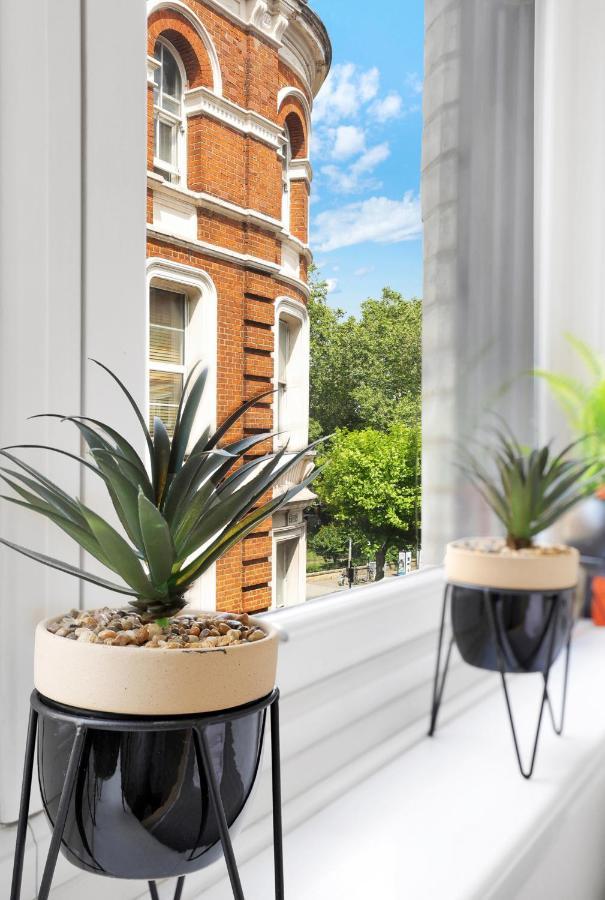 High Spec Two-bedroom Short Term & Flexible Renting Shoreditch With Free Wifi London