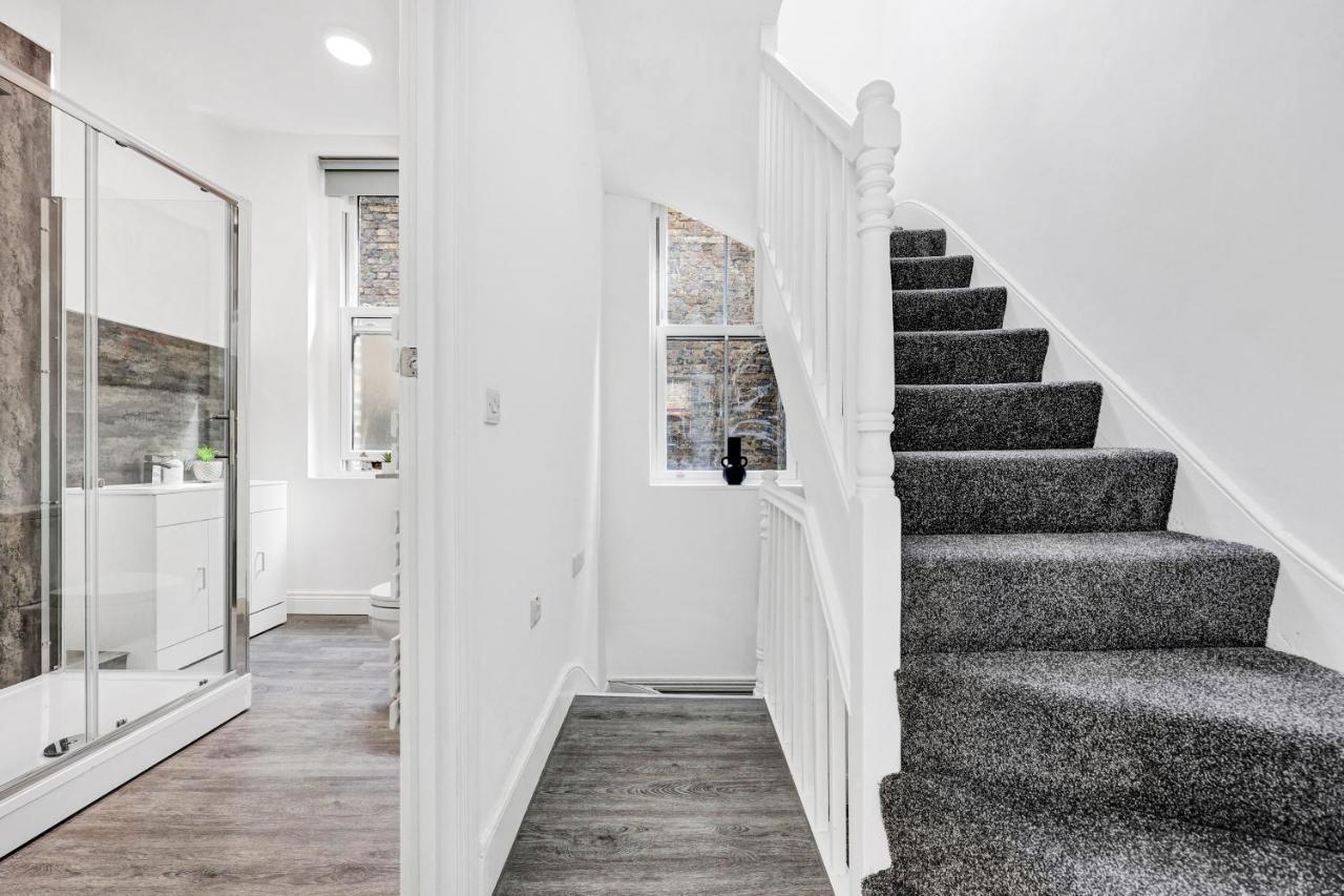 High Spec Two-bedroom Short Term & Flexible Renting Shoreditch With Free Wifi * London