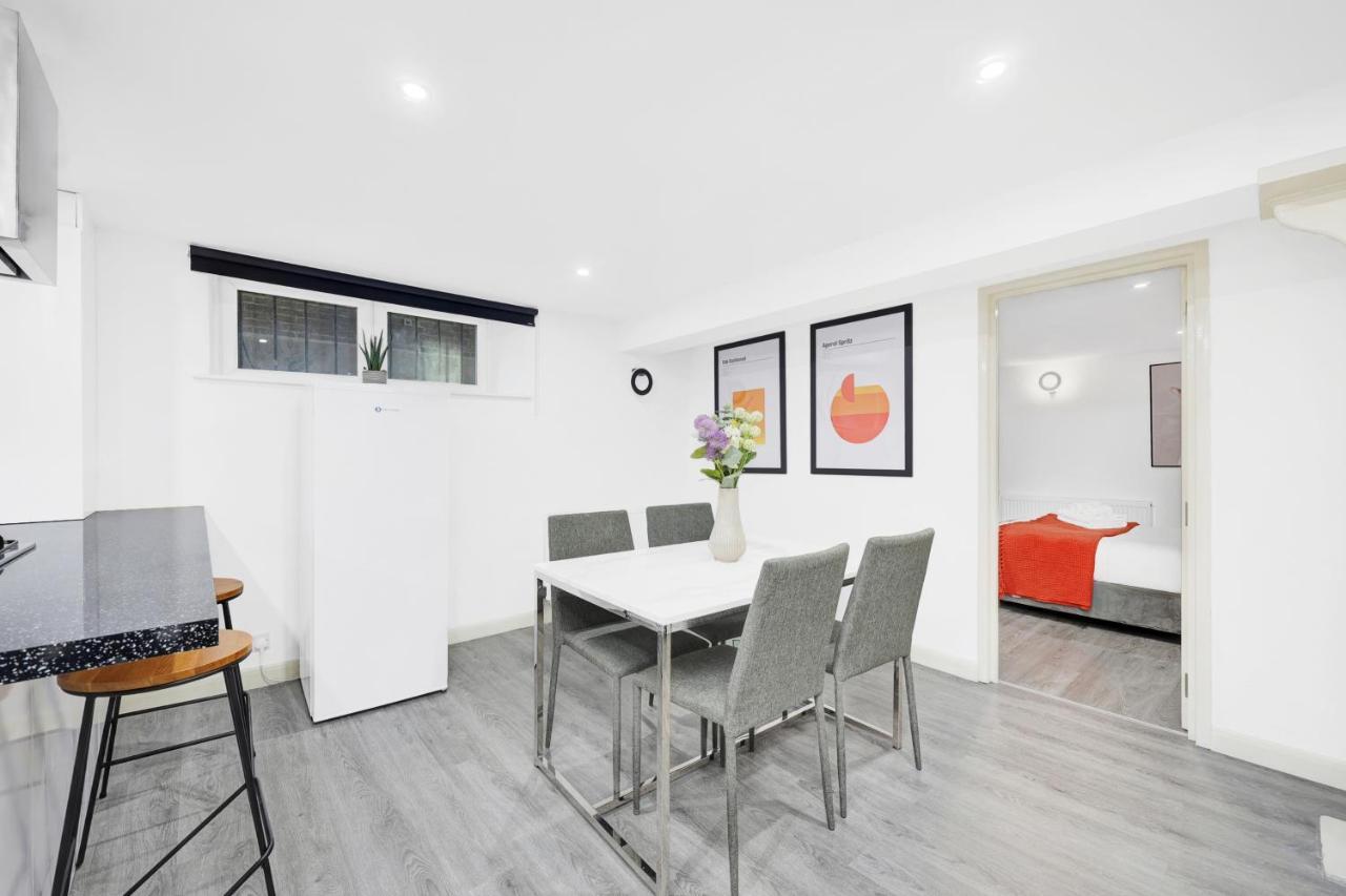 2 Bed Basement Apartment Short Term Rental & Flexible Renting Shoreditch With Free Wifi ! Apartment