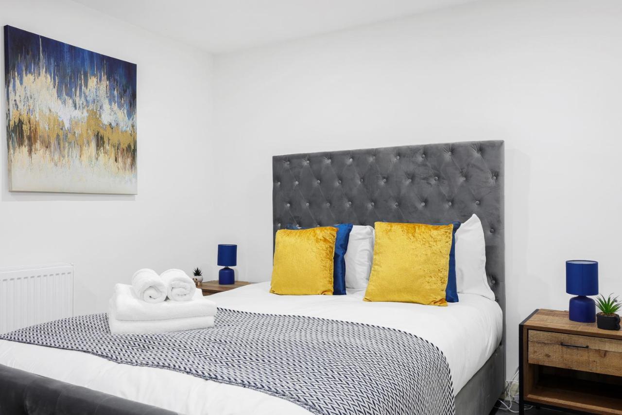 2 Bed Basement Apartment Short Term Rental & Flexible Renting Shoreditch With Free Wifi ! * London