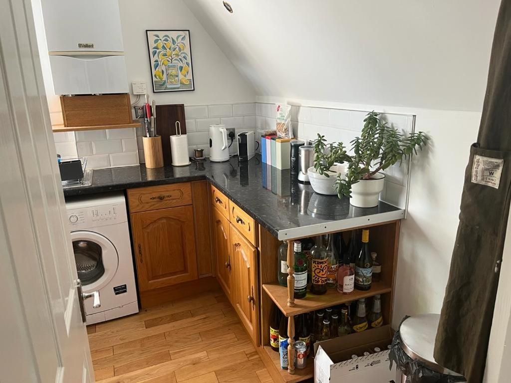 2 Bedroom Floor Flat, West Dulwich Free Street Parking * London