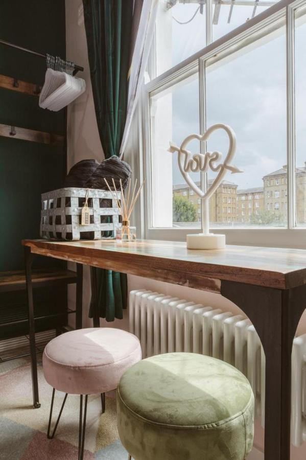 Big House With En-suites A Big Garden And Hot-tub Near Tower Bridge London