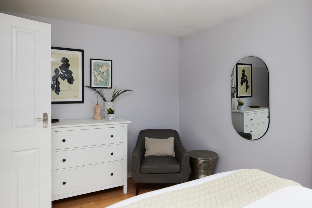 The Chiswick Escape - Lovely 2bdr House With Garden London