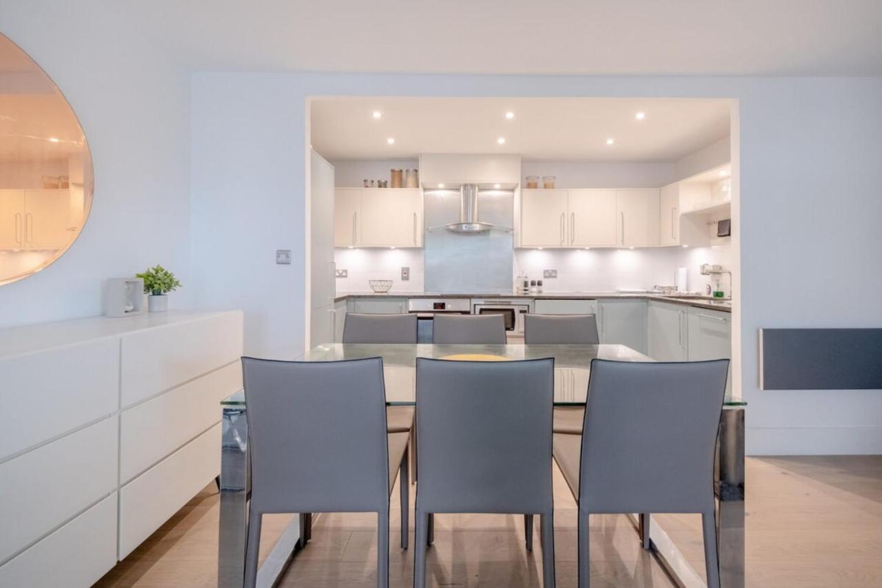 2bd Flat W River View Balcony - Vauxhall! Appartement Londen