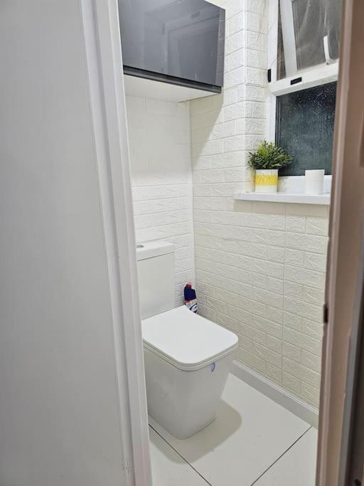 Serviced E10 X Dm 4 Weekly X Monthly Offers X Leyton X By D6ten Homes Ltd