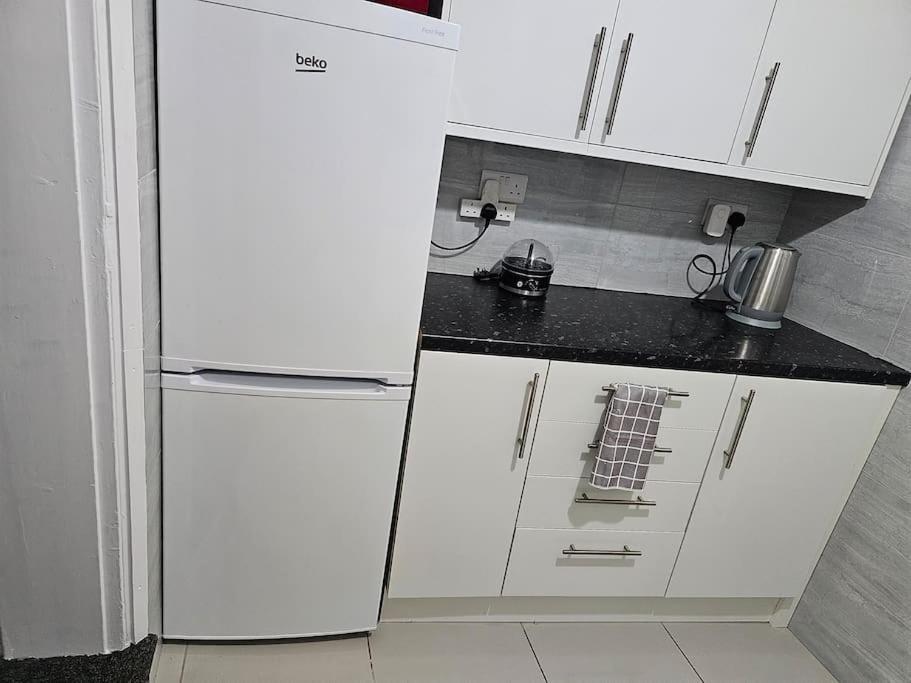 Apartment Serviced E10 X Dm 4 Weekly X Monthly Offers X Leyton X By D6ten Homes Ltd *