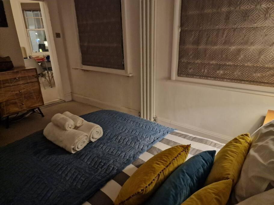 Quintessentially 'london' Flat Londen