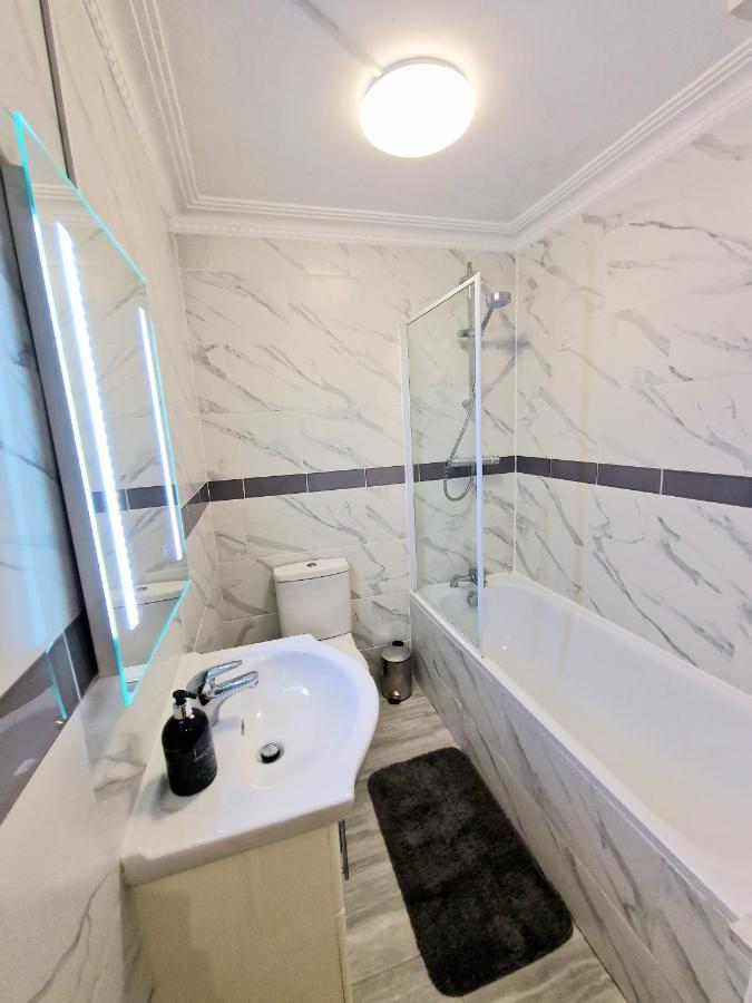 Apartment Cosy In Kensington - Great Location! 3 Minutes Walk To Earl's Court Station London