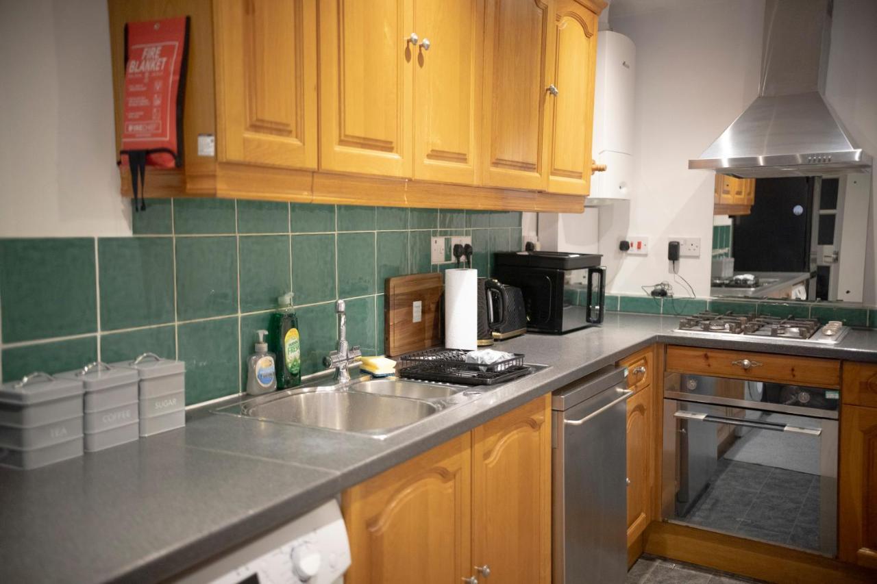 Very Cosy Near Westfield, Stratford