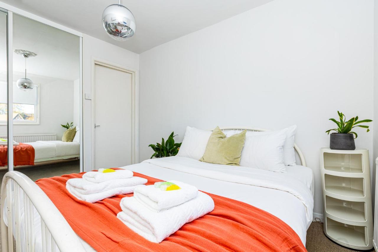 Leilighet Stunning 2br Wpatio In Dalston, 2 Min To Tube