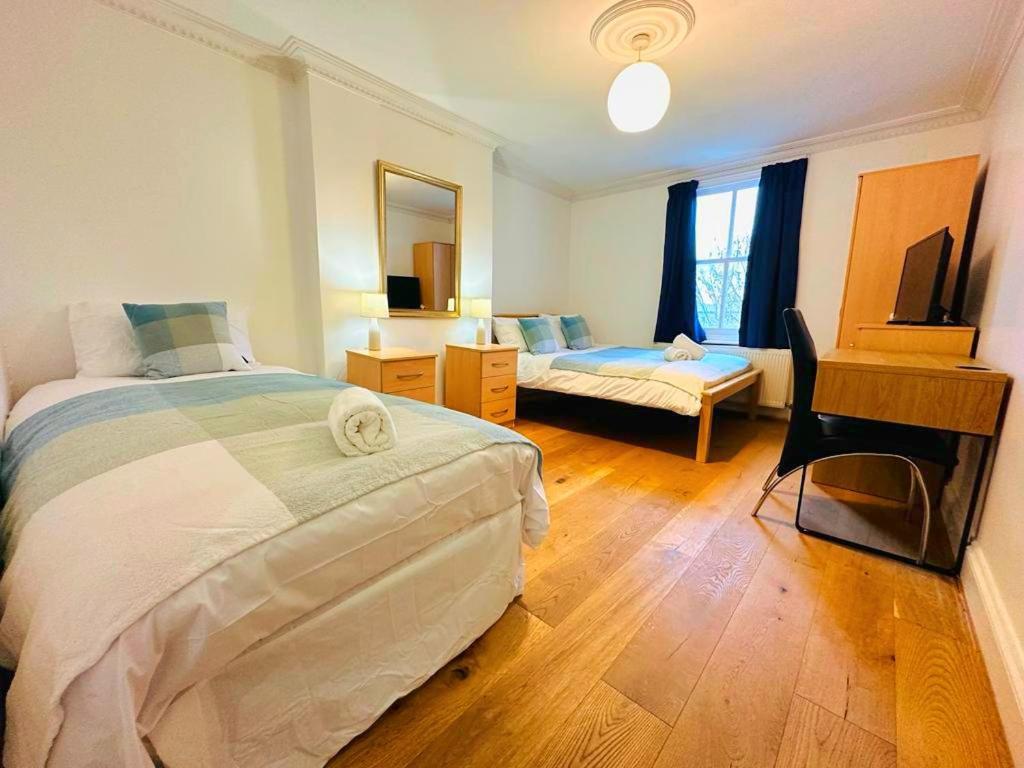 Cosy In Kensington - Great Location! 3 Minutes Walk To Earl's Court Station Apartment *