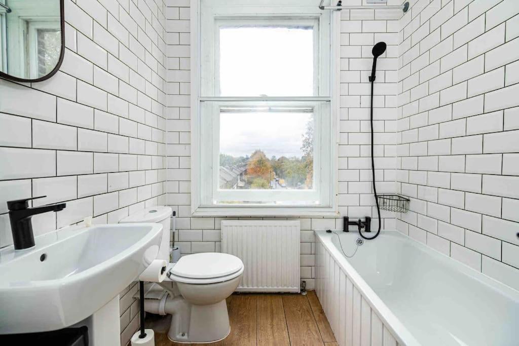 Cosy 2 Bed Flat In East Leilighet *