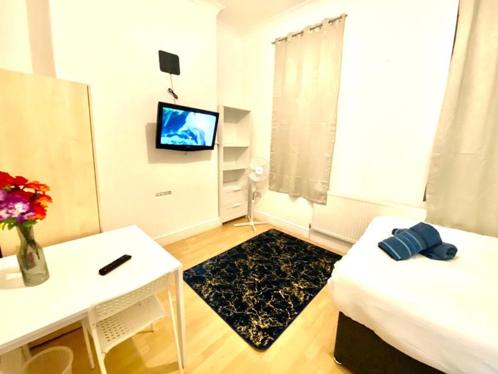 Lovely 3 Bedroom Property Next To Paddington Station Central Leilighet