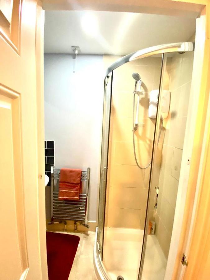 Lovely 3 Bedroom Property Next To Paddington Station Central * London