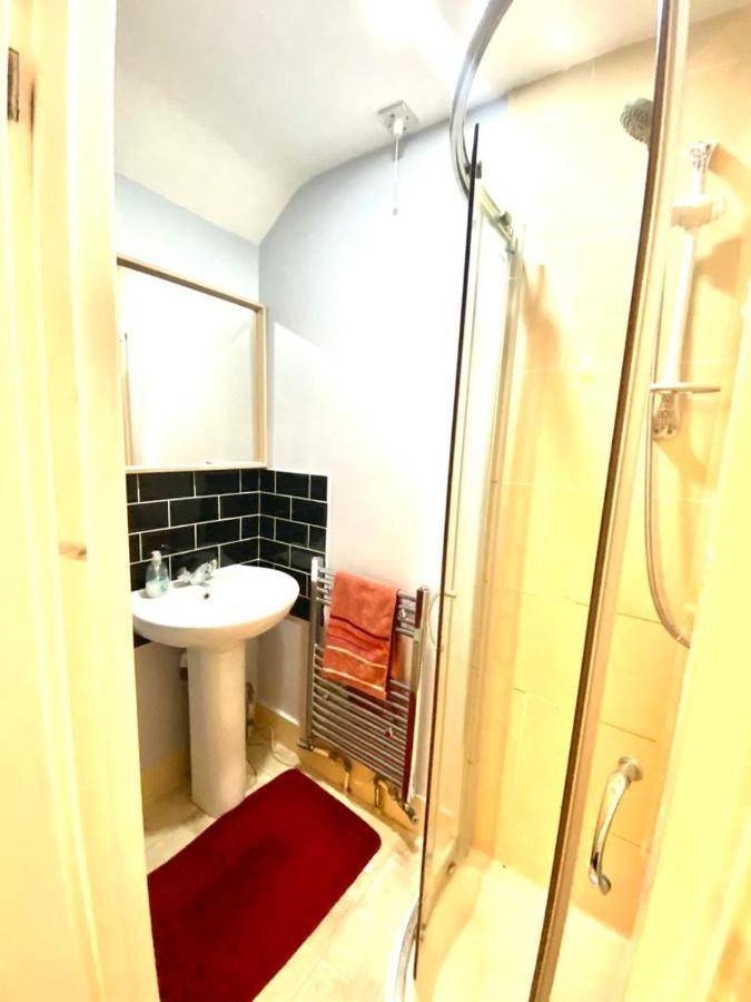 Lovely 3 Bedroom Property Next To Paddington Station Central Leilighet