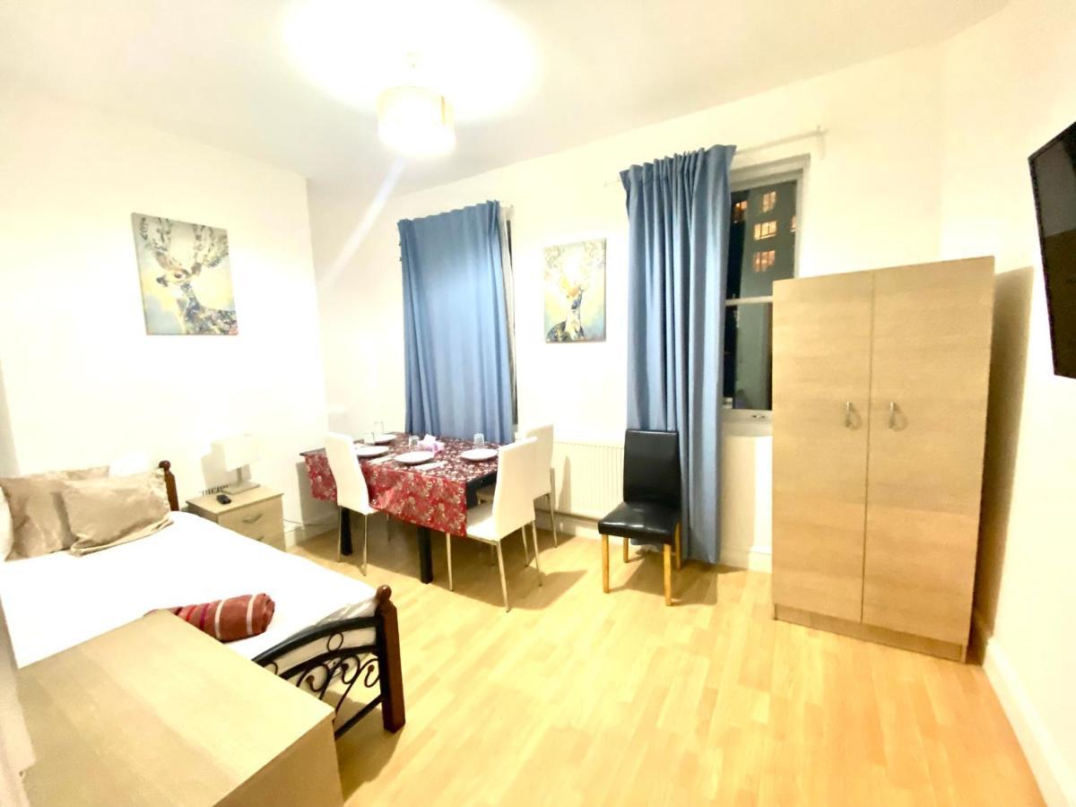 Lovely 3 Bedroom Property Next To Paddington Station Central *