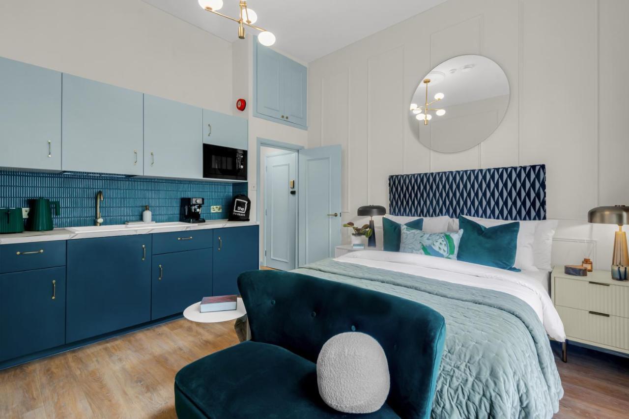Apartment Mysquare Kensington Residences