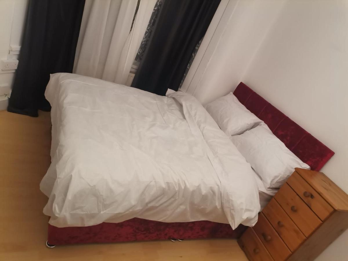 Single Near Seven Kings Train Station Privatunterkunft *