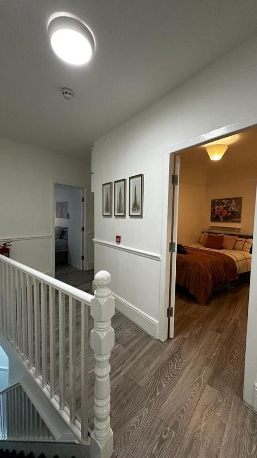 Wandsworth Guest 64