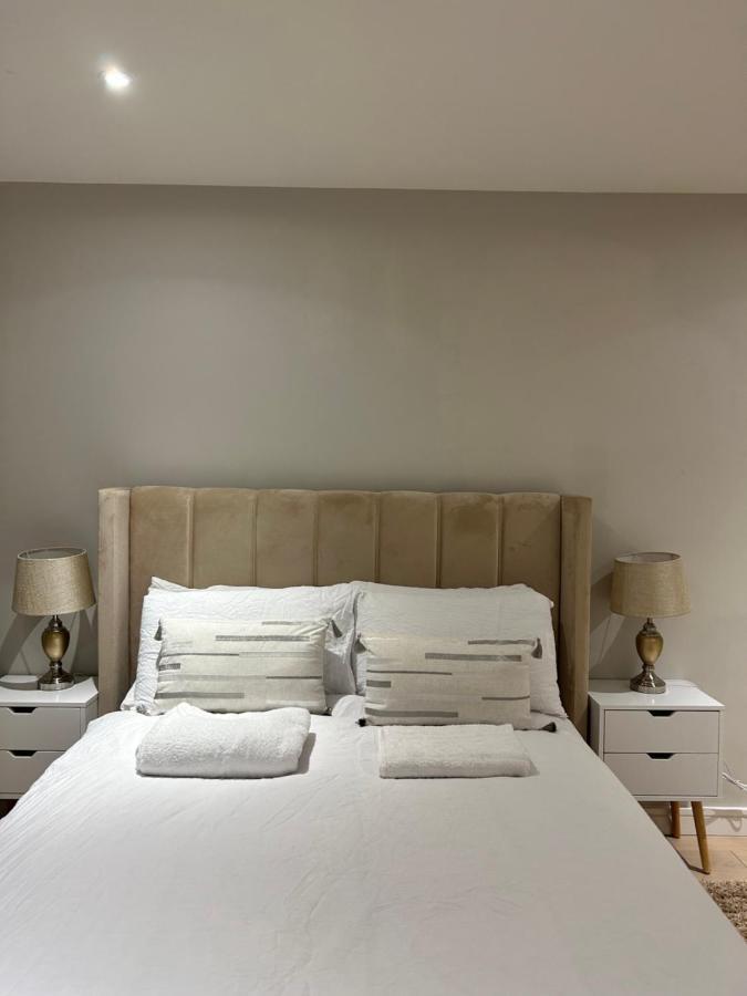 Apartment Spacious 2br With Terrance