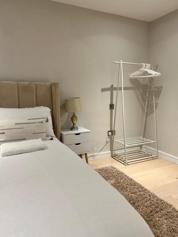 Apartment Spacious 2br With Terrance