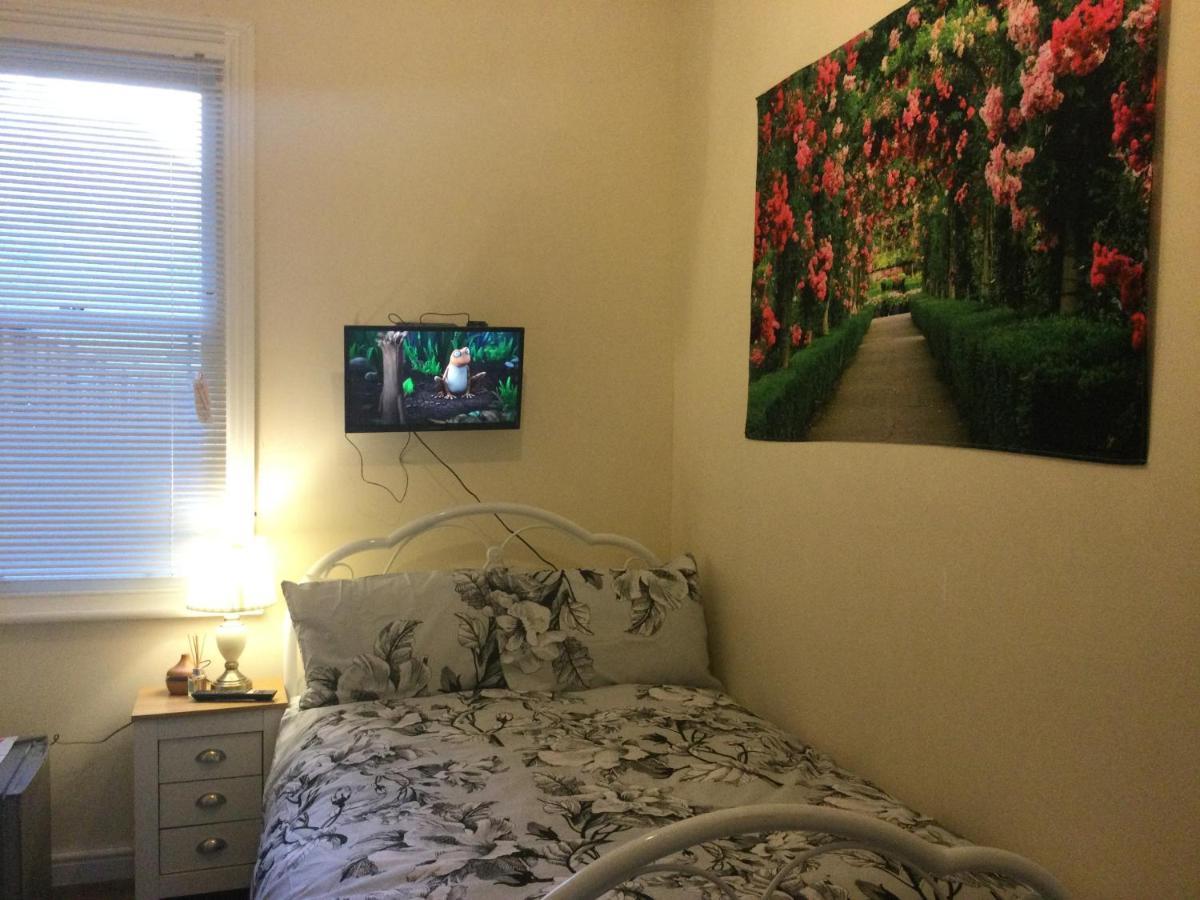 Gasthuis Tdm Bachelot Lettings Ltd Londen