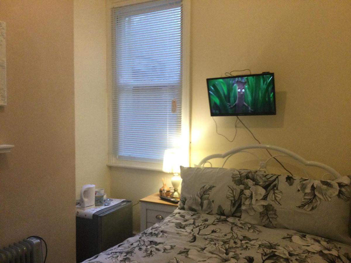 Tdm Bachelot Lettings Ltd Gasthuis Londen