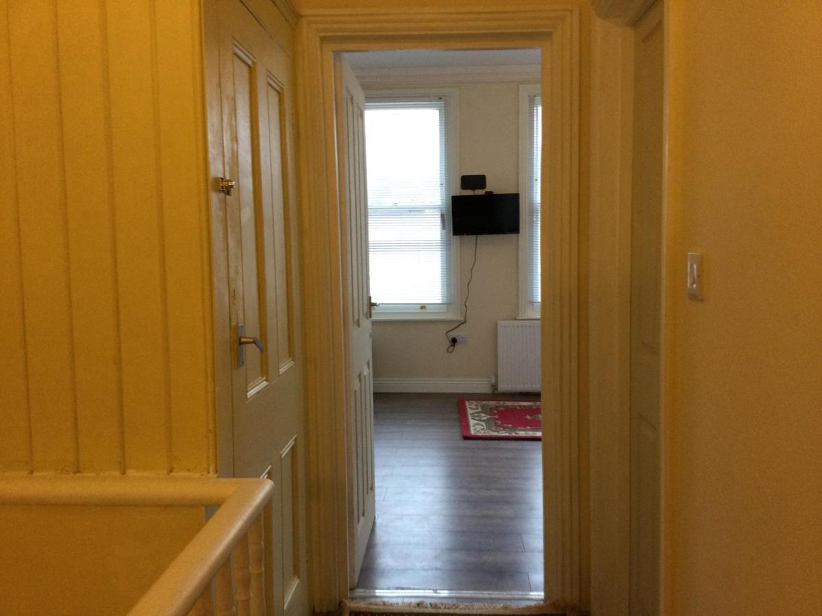 Tdm Bachelot Lettings Ltd Gasthuis Londen