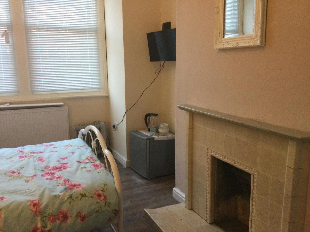Gasthuis Tdm Bachelot Lettings Ltd