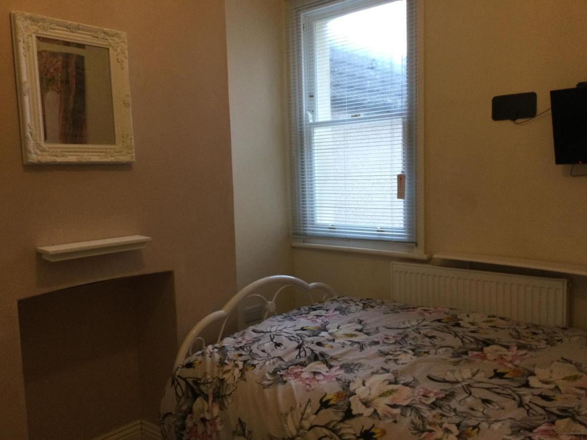 Tdm Bachelot Lettings Ltd Gasthuis *