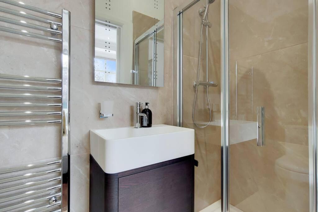 Dg1 - Family-friendly 2-bed With Garden In Acton Appartement