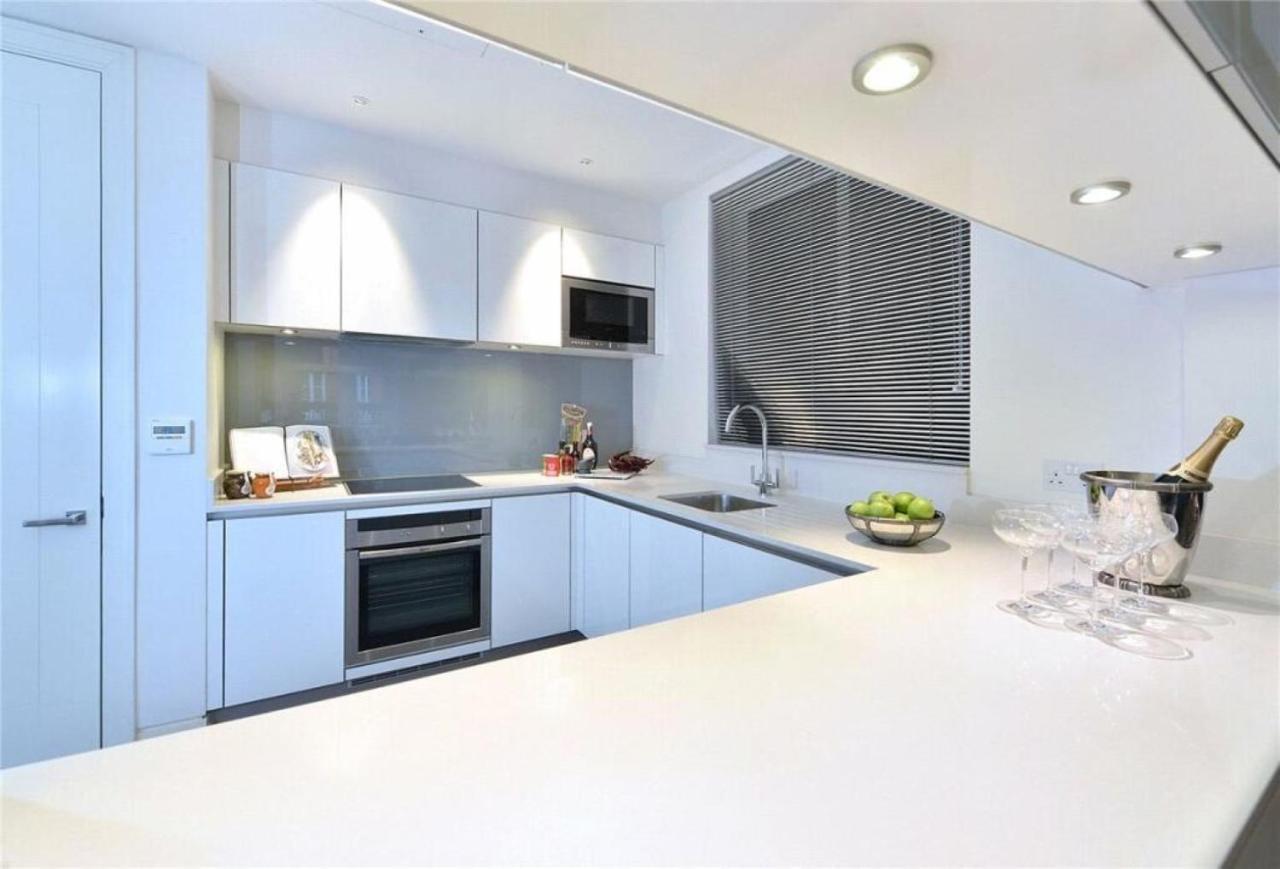 Park Lane Large Luxury Sleeps 6 Apartment *