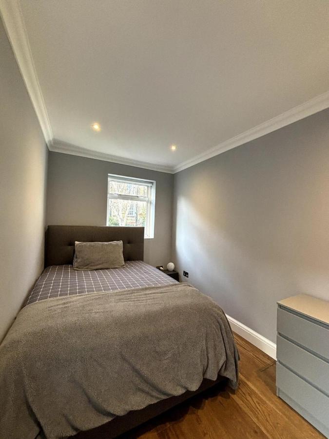 Elegant & Beautifully Presented 1bd Flat- Chelsea! * London