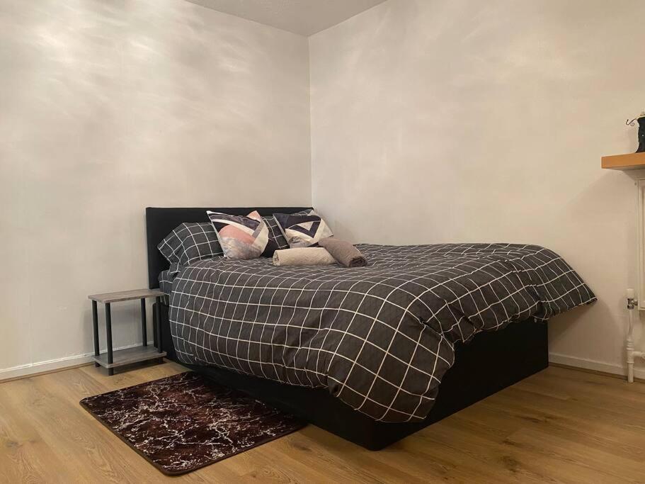 Apartment 2 Bedroom Flat Camberwell Grove *