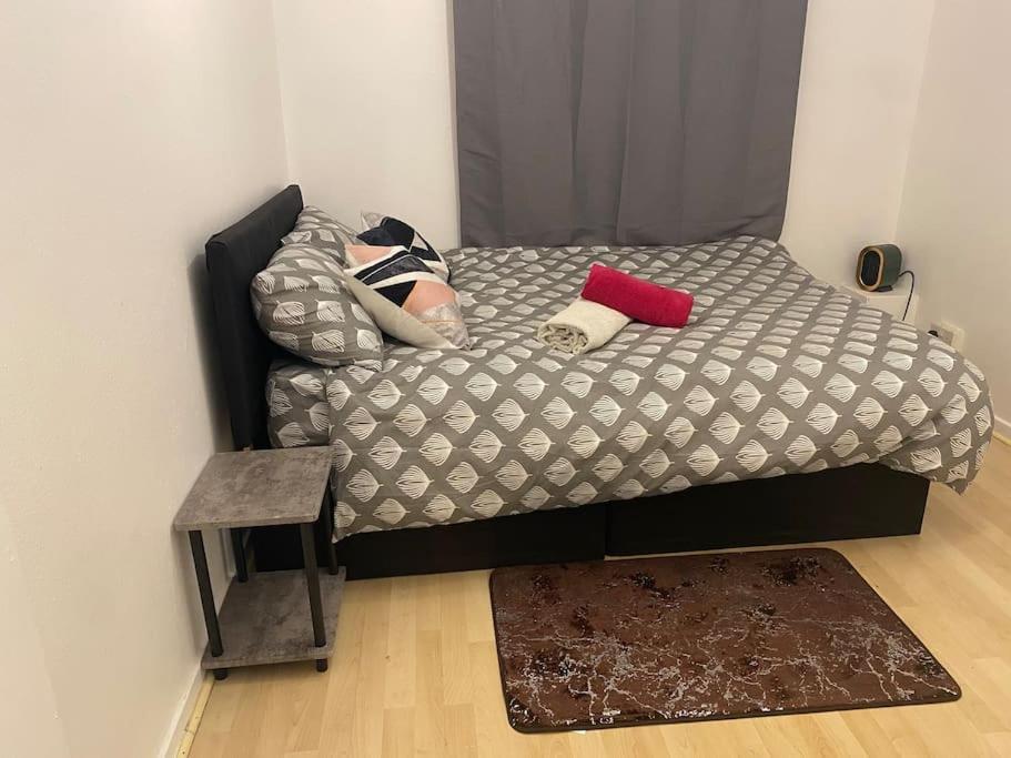 2 Bedroom Flat Camberwell Grove London