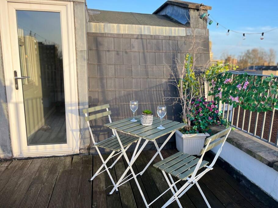 Appartement Modern With Stylish Terrace - Your Oasis!