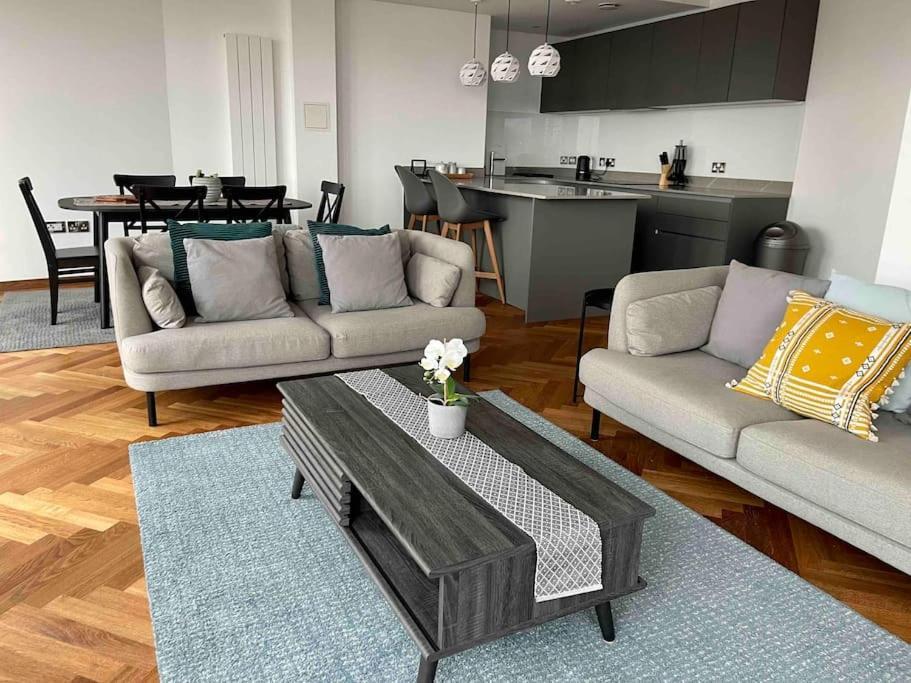 The Penthouse By Condokeeper Leilighet London