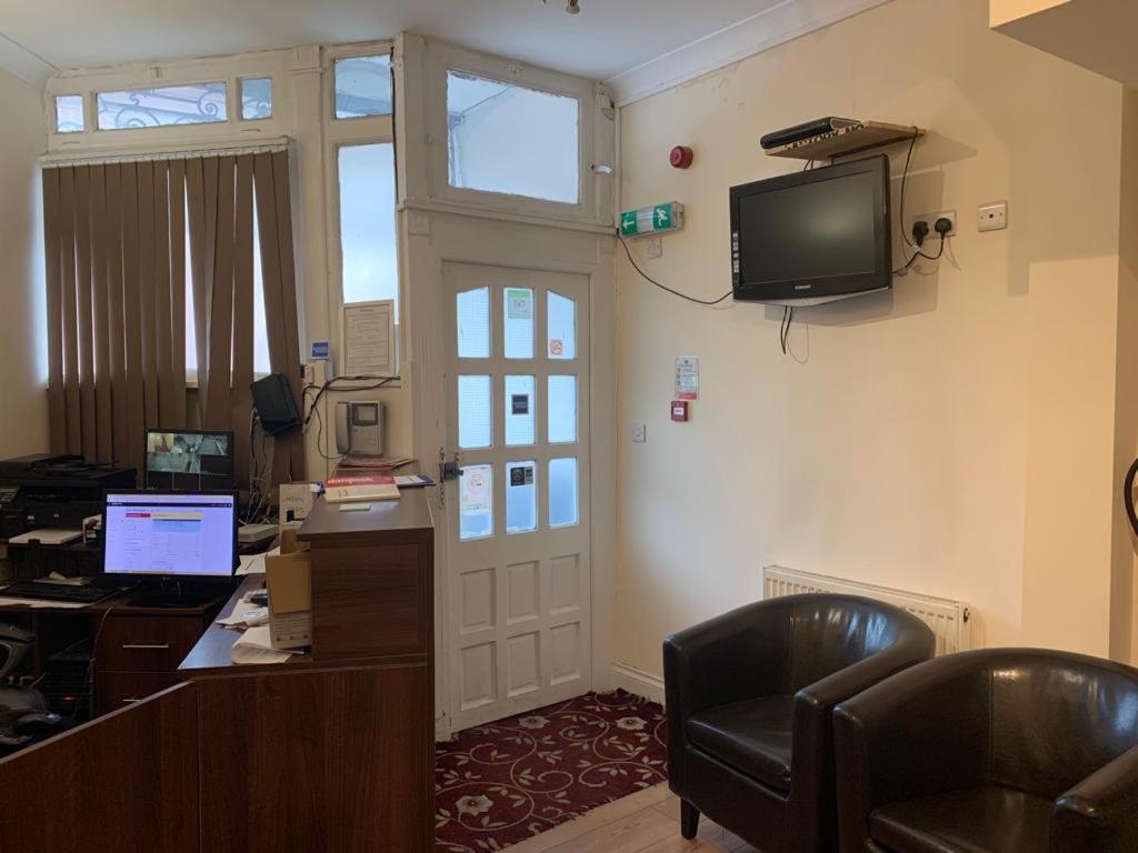 City Lodge London 2*