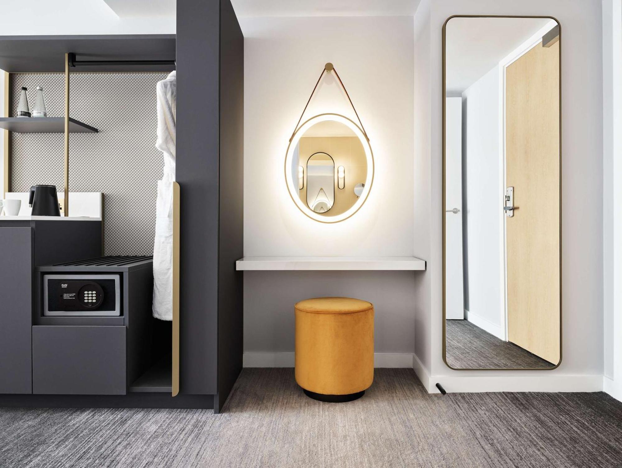Hyatt Regency Stratford 4*