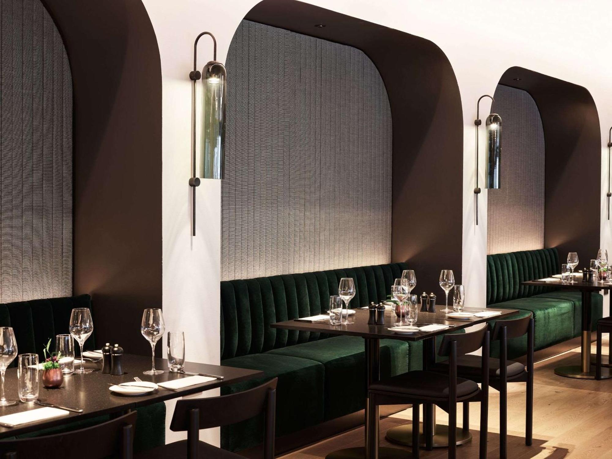 Hyatt Regency Stratford 4*