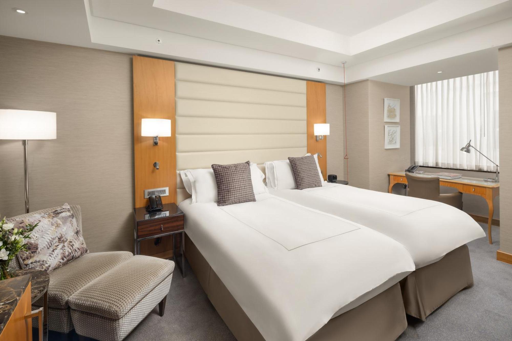 Conrad St Hotel