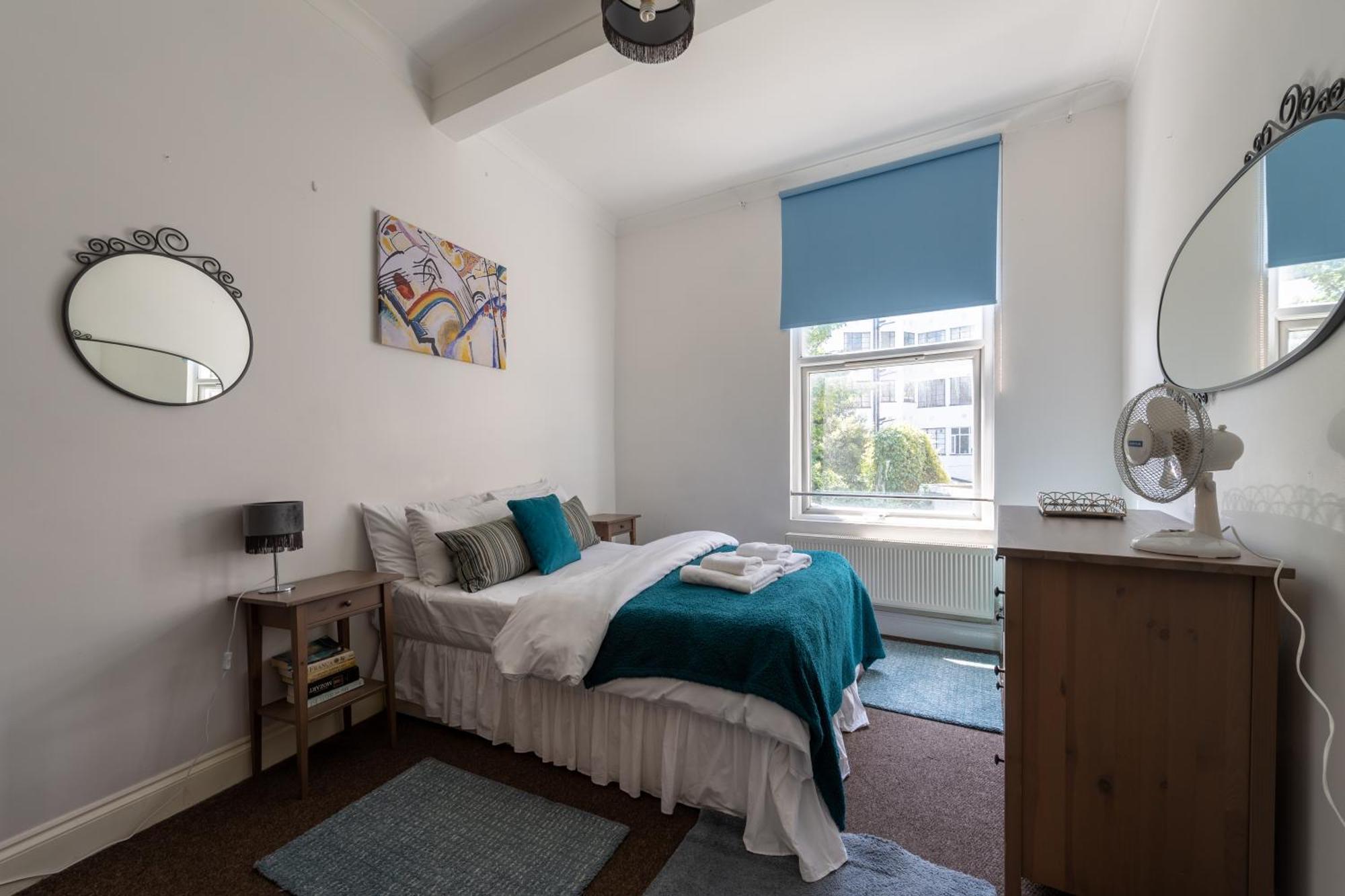 Apartment Spacious Comfy 2br Flat London