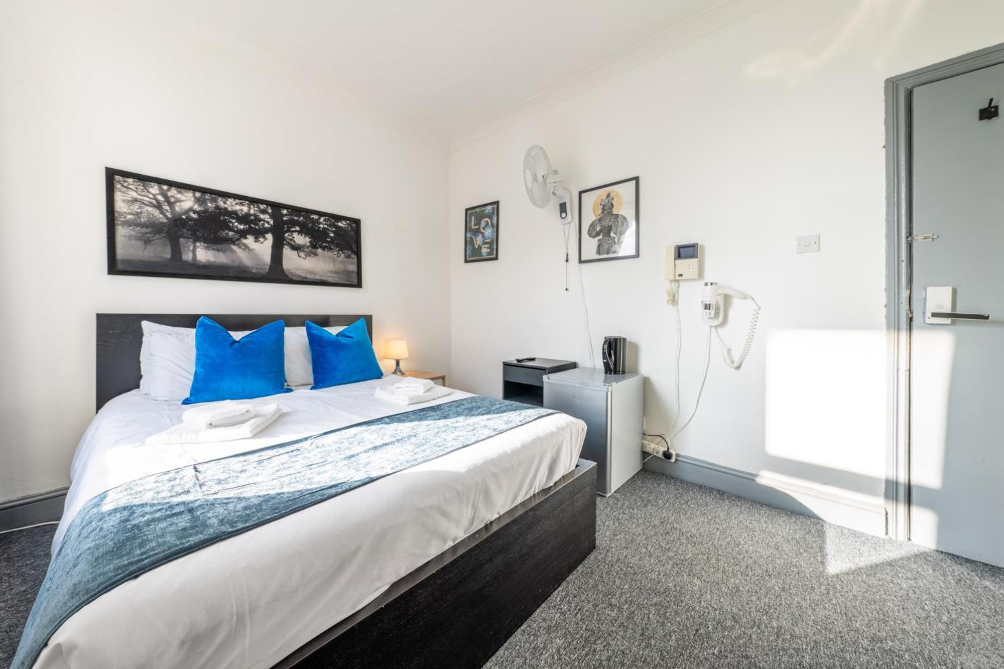 Ryam Bed & Breakfast 2*