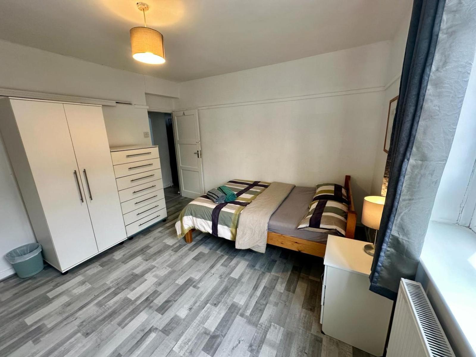 Gasthuis Aldgate East R1 *